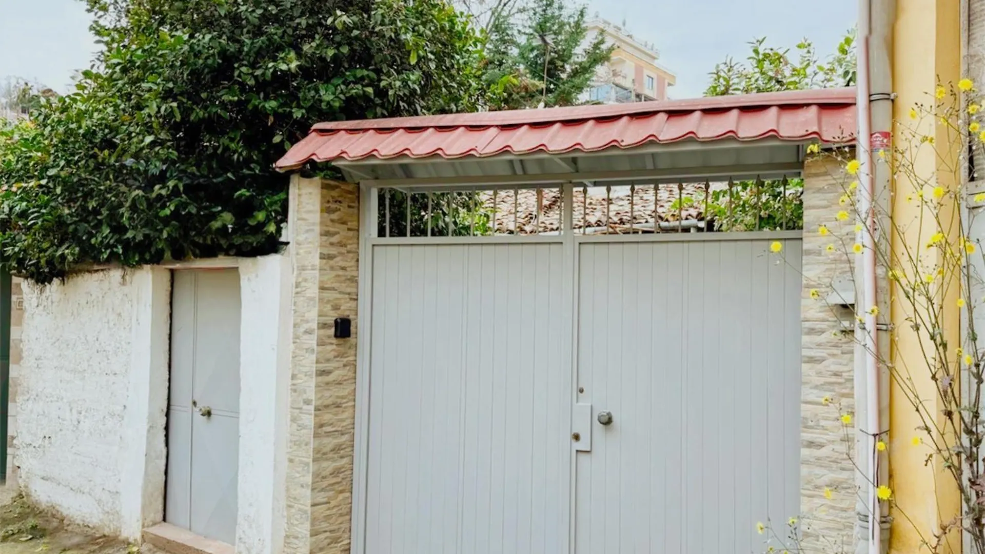 Orange Tree House Βίλα Τίρανα